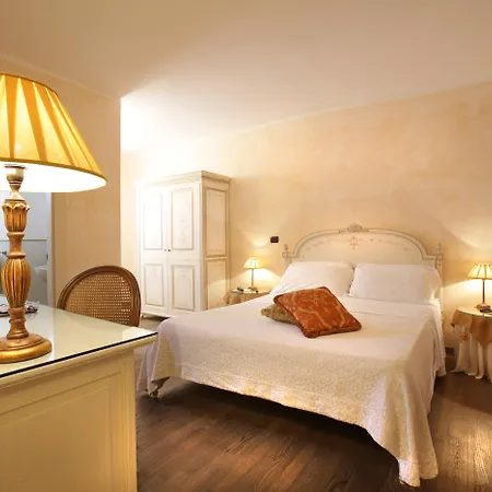 Palazzo Mosco - Dimora Storica 4*