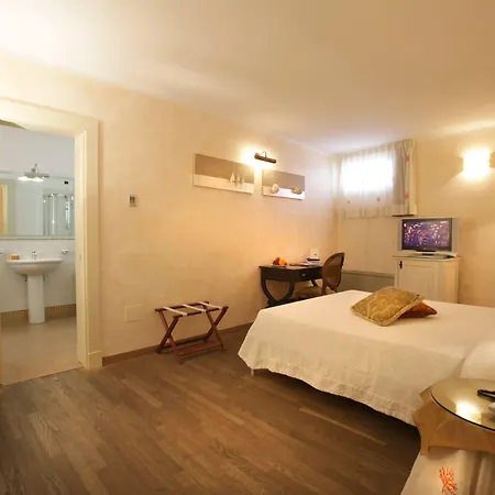 Palazzo Mosco - Dimora Storica 4* Галліполі