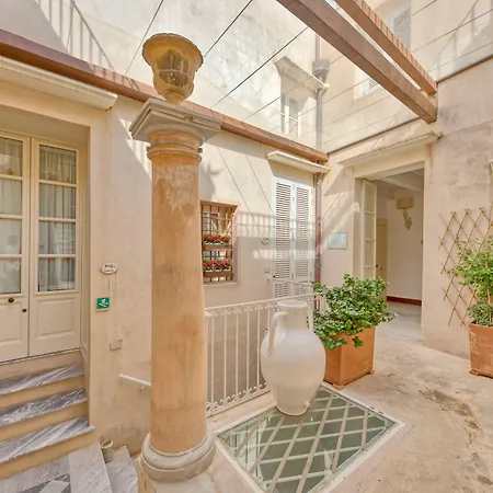 Palazzo Mosco - Dimora Storica 4*