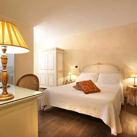 Hotel Palazzo Mosco - Dimora Storica 4*